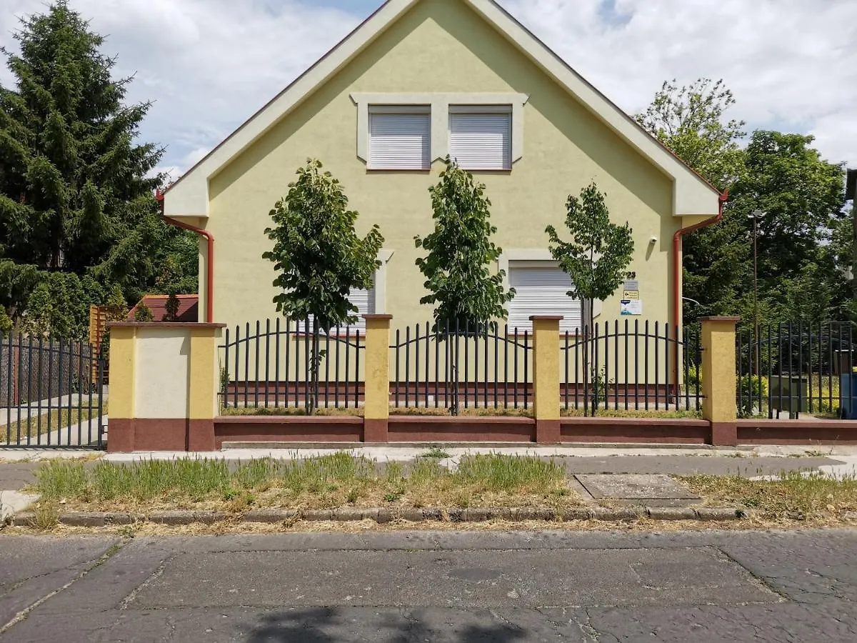 Poroszlay Apartman Debrecen Apartment