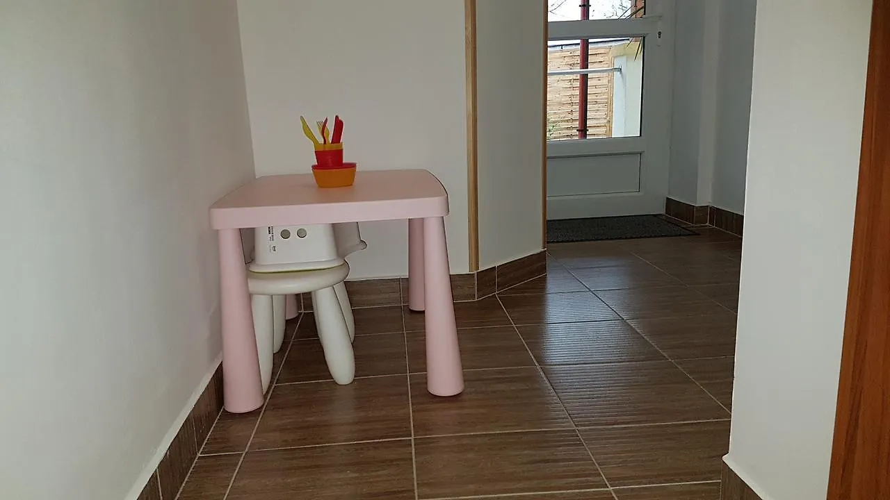 Poroszlay Apartman Debrecen Apartment